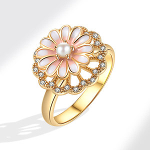 Joyería de moda al por mayor: Anillo giratorio antiestrés de cobre chapado en oro con circonita, flor esmaltada y concha, resistente al deslustre, para compromiso. - Product Image 6
