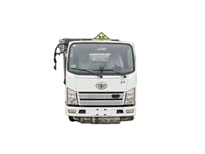 Camión Cisterna de Combustible FAW Pequeño 4*2, de Aleación de Aluminio y Acero, 5000 Litros, para Líquidos Inflamables, Transmisión Manual, Vehículo en Estado Nuevo - Product Image 2