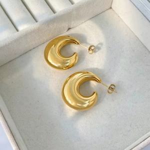 Pendientes de Moda 2024 para Mujer, de Acero Inoxidable con Baño de Oro de 18K, Diseño Hueco Exagerado en Forma de C, Tipo Huggie Grueso - Product Image 3
