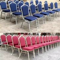 Chaises de banquet empilables pour usage commercial, hôtels et mariages, avec tissu personnalisé, durables, portables, design moderne et structure métallique