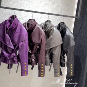 Violette Echtleder-Motorradjacke für Damen mit Stehkragen, Reißverschluss, Gürtel, Goldknöpfen, Kurze Biker-Jacke in Maßanfertigung und Wunschfarben - Product Image 5