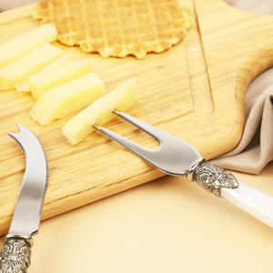 Custom 4 pezzi <span class=keywords><strong>Vintage</strong></span> acrilico manico in acciaio inox <span class=keywords><strong>burro</strong></span> spargitore <span class=keywords><strong>coltello</strong></span> <span class=keywords><strong>da</strong></span> taglio forchetta <span class=keywords><strong>coltello</strong></span> formaggio per salumi - Product Image 4