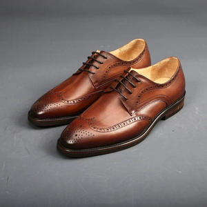 Scarpe Eleganti da <span class=keywords><strong>Uomo</strong></span> in Vera Pelle Stile Coreano con Punta Stile Britannico Brogue Intagliate con Lacci per Matrimonio e Affari Marrone - Product Image 1