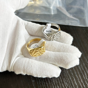 Anel de Pepita de Ouro em Aço Inoxidável, Antiferrugem, À Prova D'água, Anel de Ouro Moderno, Joia Hip Hop, Anel de Pepitas para Homens e Mulheres - Product Image 4