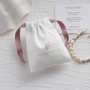 PandaSew Tas Perhiasan Paket Tali Serut Suede Mewah Logo Kustom dengan Kantong Perhiasan Pita Merah Muda