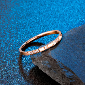 Style japonais et coréen 2mm diamant incrusté 1314 or rose bague femme tempérament élégant déesse de l'acier inoxydable simple ha - Product Image 4