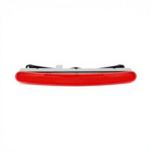 Feu <span class=keywords><strong>Stop</strong></span> Central (Troisième Feu <span class=keywords><strong>Stop</strong></span>) 1C0945097E Compatible Volkswagen <span class=keywords><strong>Beetle</strong></span> 98-2010 – Ensemble de Feu <span class=keywords><strong>Stop</strong></span> Arrière Haute Intensité - Product Image 1