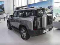 Jetour Traveler 4x4 SUV intermédiaire T2 automatique 2025, intérieur foncé, 7 places, essence, prix usine