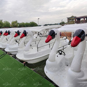 Bote Cisne Grande de PE con Capacidad para 7 Personas, Accionamiento Manual con Pedales para Parques Acuáticos y Uso en Lagos - Product Image 5