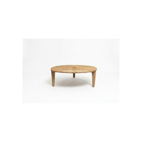 Table basse moderne Ekisha au design élégant, surface spacieuse, construction robuste pour salon, mobilier de salon