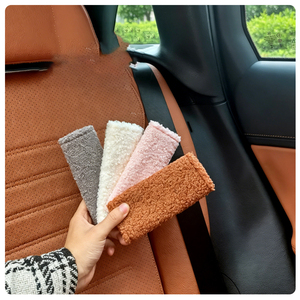 Housse de ceinture de sécurité de voiture en peluche Teddy de luxe, coussin de protection en polaire doux pour le confort de conduite, compatible avec Benz Audi Ford Toyota - Product Image 2