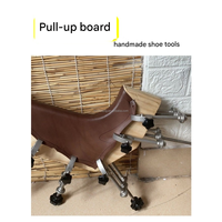 Outil de façonnage à clipser pour la fixation extensible des empeignes de chaussures en cuir pour artisans et cordonniers