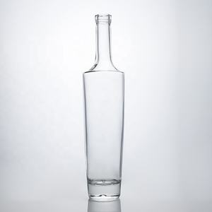 Venta al por Mayor de Botellas de Vidrio Transparentes Redondas Personalizadas para Whisky y Tequila de 500ml, 700ml, 750ml con Corcho - Product Image 1