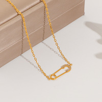 Collier pendentif classique en acier inoxydable plaqué or avec diamants pour fille, à porter au quotidien