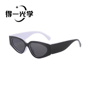 แว่นกันแดด De Yi Optics ทรงแคทอายสำหรับผู้หญิง กรอบพลาสติก โพลาไรซ์ ป้องกันรังสียูวี 400 รุ่นที่ 3 เลนส์สีดำ - Product Image 2