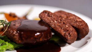 Steak de hamburger à base de plantes-Burger végétalien juteux tendre avec sauce riche en umami Parfait pour les régimes axés sur le Keto et la gymnastique - Product Image 2