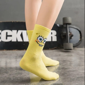 Calzini alla Moda a Metà Polpaccio in Cotone con Jacquard Cartoon Anime <span class=keywords><strong>SpongeBob</strong></span>, Elastici Traspiranti Colorati e Carini - Product Image 3