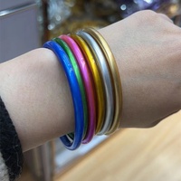 Bracelet en PVC pour filles, bijoux populaires, en Silicone, couleur métallique, paillettes, 5mm, nouvelle collection 2022