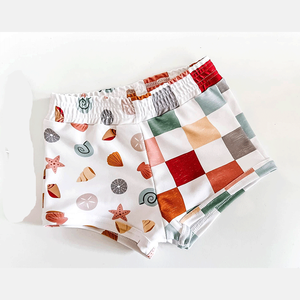 Korte kinderbroekjes van bamboe, casual model, met aantrekkoord, op maat gemaakte blokprint. - Product Image 1