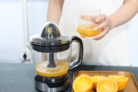 Presse-Agrumes Électrique 25W 1L Machine Extracteur de Jus Orange Citron Pichet Transparent 2 Cônes Électroménager