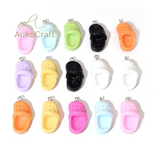 Colgante Decorativo DIY de Resina Creativa con Diseño de Tótem y Pañuelos para la Cabeza, Accesorio de Joyería para <span class=keywords><strong>Havaianas</strong></span>, Llavero para Bolso W752 - Product Image 3