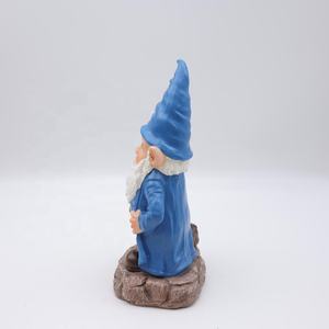 カスタムロゴ形状サイズ卸売かわいい立っている樹脂青いバックパッカーgnomesフィギュア像ベースホームガーデン装飾用 - Product Image 4