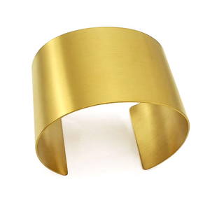 シンプルなクラシックアームカフ女性用ステンレススチールバングルブレスレット女性用ブラッシュドマットシルバーカラージュエリーステートメントバングル - Product Image 6