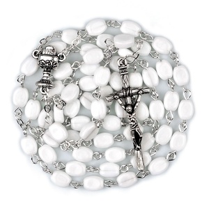 Chapelet avec perles de verre blanc, 6x8mm, chapelet pour Communion religieuse, collier avec croix, tasse creuse et popée - Product Image 4