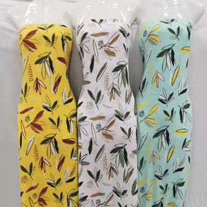 Venta al por mayor baati somalí 100 viscosa floral impreso faldas de las mujeres material de rayón tela de peso ligero - Product Image 4