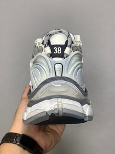 Zapatos de cuero genuino para hombre, nuevos, de alta calidad, con punta redonda, ideales para todas las estaciones. - Product Image 4