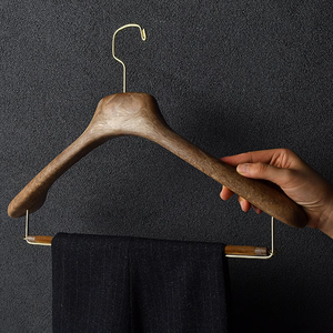 <span class=keywords><strong>Cintres</strong></span> Non-Glissants Noirs Personnalisés en <span class=keywords><strong>Plastique</strong></span> pour Costumes d'Hôtel et Magasins de Vêtements en Gros Lavinia - Product Image 5