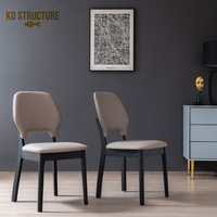 Chaises de salle à manger en bois de caoutchouc massif avec cadre noir écologique et structure démontable pour cafés commerciaux