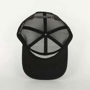 Casquette de sport structurée en coton noir à 7 panneaux de haute qualité avec logo personnalisé brodé et motif lettre courant - Product Image 6