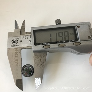 Mini Brújula de 12 mm de Diámetro, Plástico ABS, con Indicador, para Senderismo, Navegación al Aire Libre, Marcas en Inglés, Fabricada en Wenzhou - Product Image 4