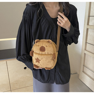Niedliche Capibala Nerz Pelz Umhängetasche Plüsch tier Kleine quadratische Tasche Wasser Meers chweinchen Mädchen Outdoor Nette Cartoon Umhängetasche - Product Image 3