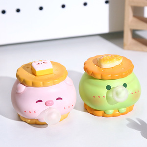Nouveau jouet souple en vinyle en forme de biscuit sandwich, animal mignon anti-stress, jouet à presser unique, décoration de bureau, cadeau, vente en gros - Product Image 3