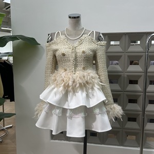 Bettergirl 2025 primavera nuova moda moda donna <span class=keywords><strong>ricca</strong></span> piccola fragranza tessuto a maglia con una parola collo a spalla corta Top - Product Image 2