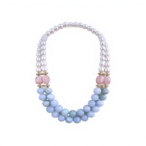 Nouveau Collier en Résine Tendance et Élégant, Perles Polies Brillantes Personnalisées, Style Vintage Classique, Motif Floral, Bijou Stylé pour Femme - Product Image 1