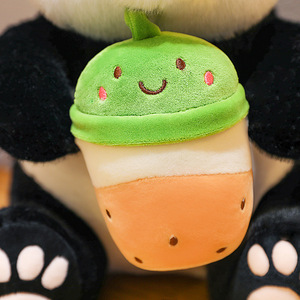 Morbido Peluche <span class=keywords><strong>Panda</strong></span> con Tazza di Bubble Tea, Simpatico Pupazzo Kawaii in 4 Misure per Bambini, Decorazione Cameretta, Regalo di Compleanno - Product Image 4