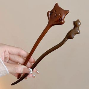 Bâtonnet à cheveux vintage en bois de style chinois, épingle à cheveux rétro pour femme, bâtonnet à cheveux en bois ancien, épingle à cheveux en bois de santal motif chat - Product Image 4
