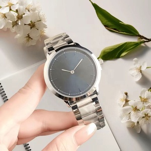 Orologio da Polso Unisex Minimalista in Argento con Cinturino in Acciaio Inossidabile, Quadrante Ultra Sottile, Movimento al Quarzo per Uomo e Donna, Ordine all'Ingrosso - Product Image 1