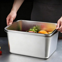Plateau de service perforé profond en acier inoxydable 60x40, élégant et sûr pour les aliments, avec couvercle et bac de drainage, vente en gros du fabricant