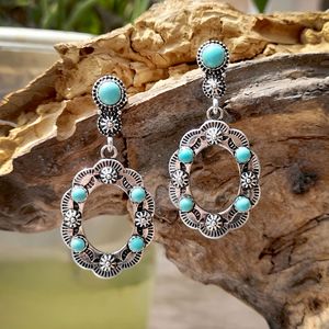 Orecchini a Cerchio Vintage con Dettagli in Stile Turchese, Design Retrò, Accessori di Moda per Donne - Product Image 1