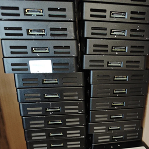 ผลิตภัณฑ์จัดเก็บข้อมูลแบบเครือข่าย New Unity D4 1.6TB SAS Fast 25x2.5 SSD 400-BFXN พร้อมจำหน่าย RJ-45 ESATA Storage Unity D4 1.6TB SAS Fast - Product Image 3