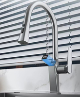 Robinet de cuisine intelligent numérique moderne en laiton avec affichage de la température, mitigeur extractible, finition chromée