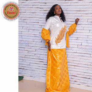 Robe Longue Africaine <span class=keywords><strong>Bazin</strong></span> Exclusive et Personnalisée pour Femme, Motif Jacquard Riche Orange et Blanc, Vêtement Unique du Sénégal et du <span class=keywords><strong>Mali</strong></span> - Product Image 2