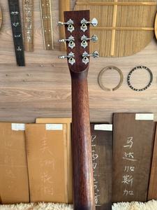 Gitar Akustik Solid Berkualitas Tinggi <span class=keywords><strong>40</strong></span> Inch OM Body Buatan Tangan dengan Kayu Spruce dan Rosewood Solid Cocok untuk Pertunjukan - Product Image 4