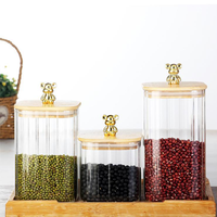 Ensemble de bocaux en verre personnalisés à rayures verticales côtelées, carrés, avec couvercle en forme d'ours, pour le stockage des aliments dans la cuisine