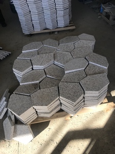 Hiện Đại Đánh Bóng Tự Nhiên Granite Slab Sesame Trắng Với Cây Gai Dầu Vàng Thiết Kế Sân Vườn Không Thường Xuyên Đá Bị Gãy Cho Biệt Thự Sân Sàn - Product Image 5