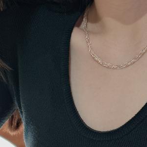 S925 Italian Craftsmanship Multi-Layer Weaving Clavicle Chain Light Luxury Simple Color Contrast <b>Fine</b> <b>Necklaces</b> - Product Image 3
